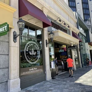 We're going into Duke's Lane to see if they might still have mochisadas