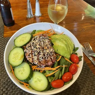 Ahi tuna salad