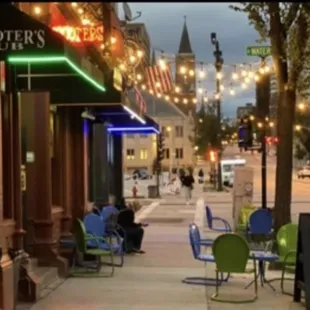 Conveniently located on the corner of Water Street and Juneau Avenue.  Only .3 miles from Fiserv Forum.