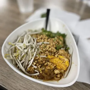 Duke&apos;s Pad Thai with chicken