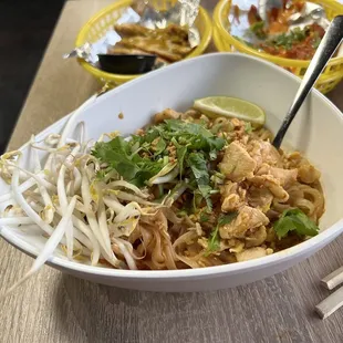 Chicken Duke&apos;s Pad Thai   National Dish of Thailand