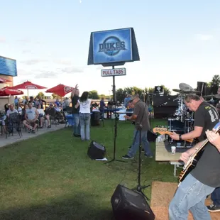 Duke's Pig Roast &amp; 6th Anniversary Party