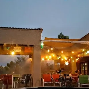 the outside of the restaurant