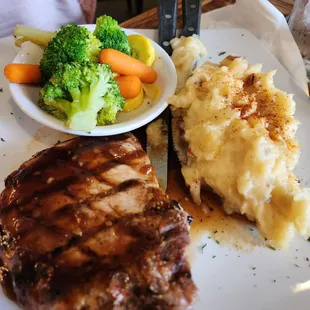 Pork chop mashed potatoes and veggies