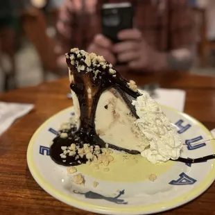 Macadamia ice cream