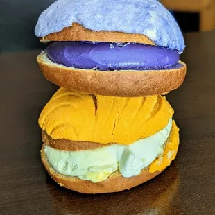 Ube and Passion Fruit Concha Sandwiches | Instagram: @telephonesmoothie