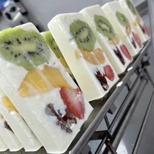  variety of fruit slices