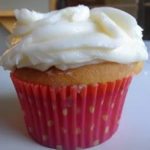 Vanilla Cake with Vanilla Buttercream Frosting