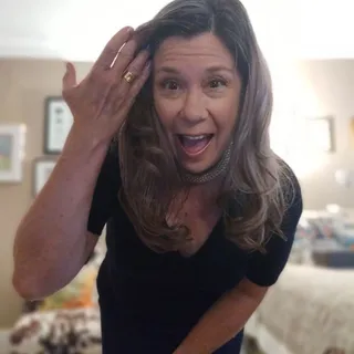 Laura Ellen R.