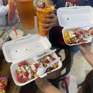 Banana split
Agua Mineral Preparada
Mangonada