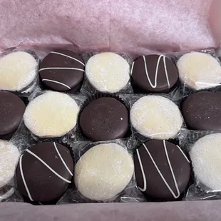 Delicious Alfajores