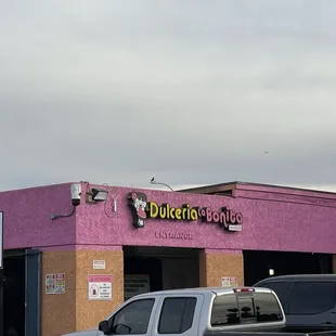 The store front appearance.