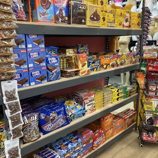 the shelves of a grocery store
