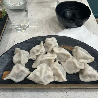 10 Piece Beef & Onion Dumpling