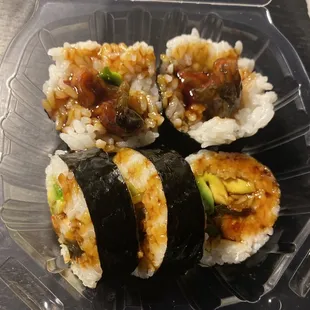Eel Avocado Roll (5pcs)