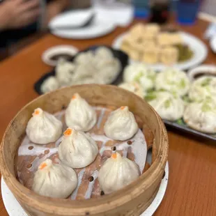 Crab Meat &amp; Pork Soup Dumpling ( )