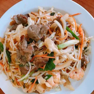 Combination Chow Mein ()