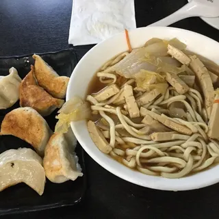 2. Catering Vegetarian Pot Sticker