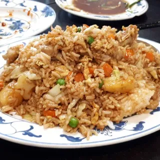 3. Catering Pineapple Chicken Fried Rice