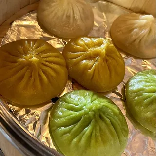 6 Tri-Color Steamed Soup Buns