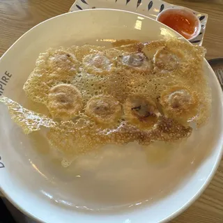 8 Pan-Fried Tri Delicacies Dumplings