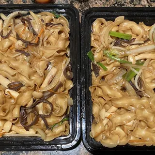 17. Vegetarian Knife Cut Noodle