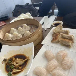 2. Egg Yolk Bun 6pcs