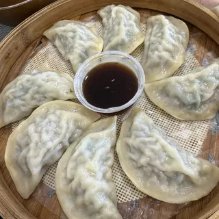 Steamed Beef and Vegetable Dumplings