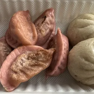 Left: pork and shrimp dumpling, right: pork buns