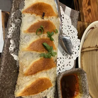 Pork and Vegetable Pot stickers (5 Pcs)