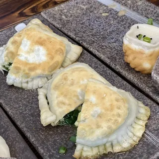 Dry shrimp Egg and Chives Pockets (2 Pcs)
