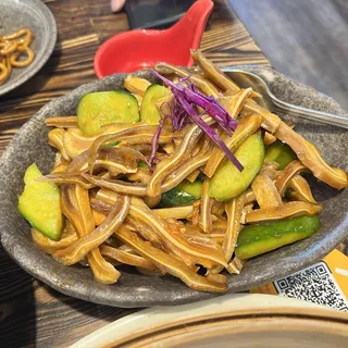 Pig Ears w.Cucumber & Red Oil (chili sauce)