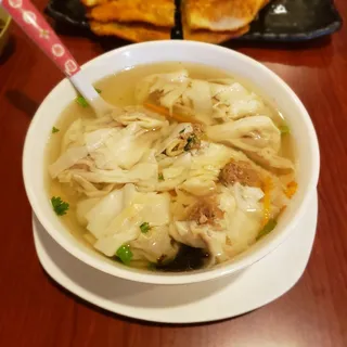 B5. Wonton Soup with Shrimp and Pork A