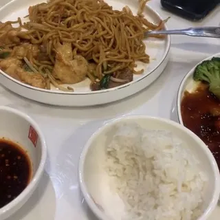 Cm01. Combination Lo Mein