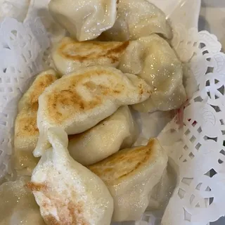 D06. Chicken Mushroom Dumpling