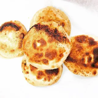 Pan Fried Meat King Size Dumpling (4pcs)