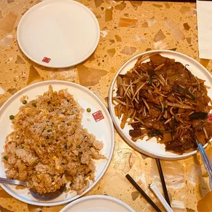 FR12. Fried Rice 12oz (left) and Beef Noodles (right)