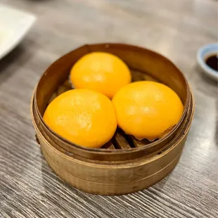 D2. Cream Custard Buns