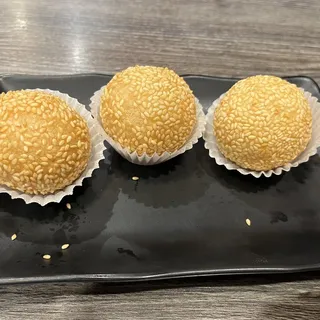 C8. Sesame Balls