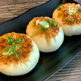 D3. Pan-Fried Vegetable and Meat Buns