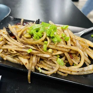 Spicy stir-fried shredded potatoes