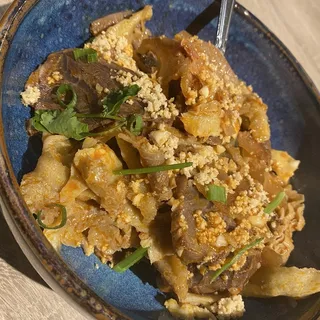 A4. Beef Shank and Tripe in Chili Sauce /