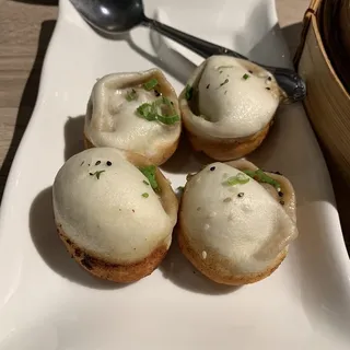 D1. Juicy Kurobuta Pork Buns /