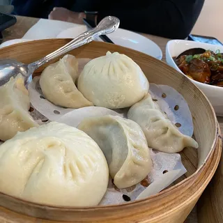 E2. Steamed Pork and Napa Cabbage Dumplings /