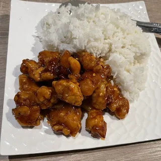 P8. Dry-Fried Chicken Over Fried Rice/ Chow Mein/ White Rice //