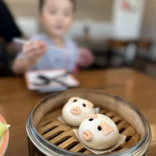 Children&apos;s menu - custard bun