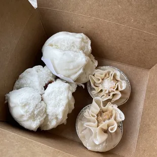 BBQ bun &amp; shumai : lacked flavor but bread of bun is soft