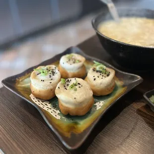 S05. Shanghai-Style Pan-Fried Pork Buns (4 pcs)