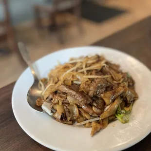 F01. Stir-fried Beef Ho Fun