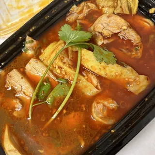 A02. Szechuan Style Chicken in Chili Oil